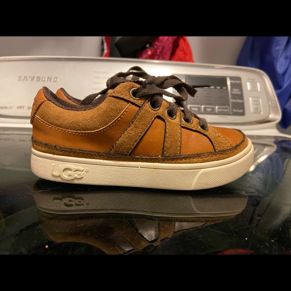 Boys Ugg Sneakers 10C